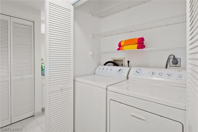 784 Willowbrook DR 607, Naples, FL 34108