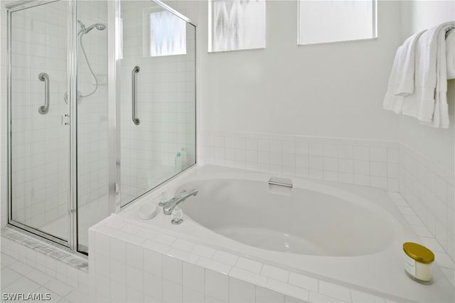 784 Willowbrook DR 607, Naples, FL 34108