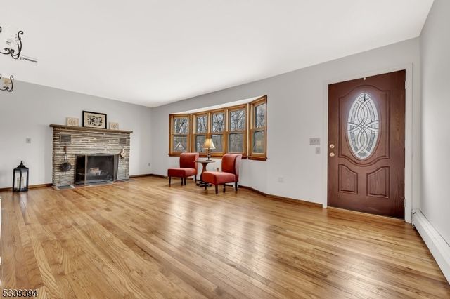 12 Spruce Dr, Green Twp., NJ 07821