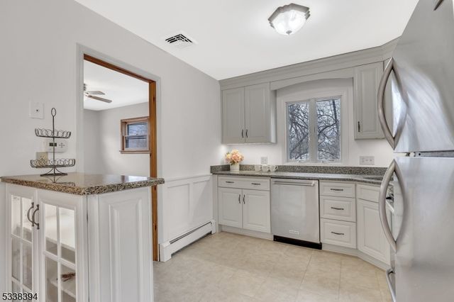 12 Spruce Dr, Green Twp., NJ 07821