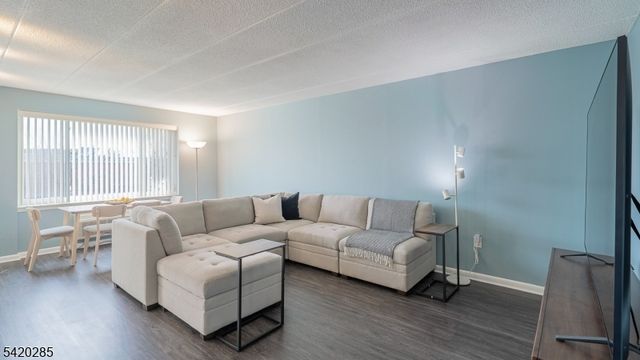 190 MORRIS AVENUE 3B, Springfield Twp., NJ 07081