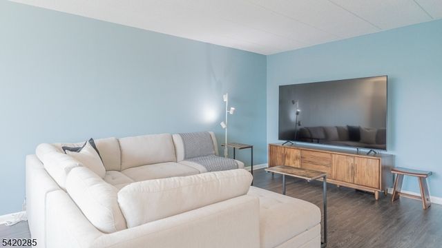 190 MORRIS AVENUE 3B, Springfield Twp., NJ 07081