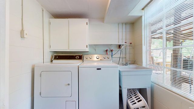 3155 Nester Hill Road, Newburgh, IN 47630
