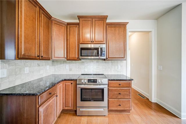10 Altar Rock Court NE, Cartersville, GA 30121