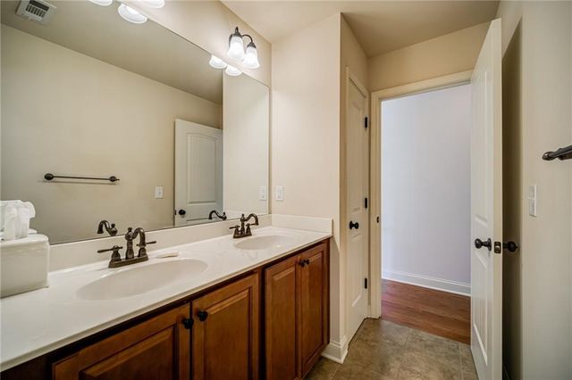 10 Altar Rock Court NE, Cartersville, GA 30121