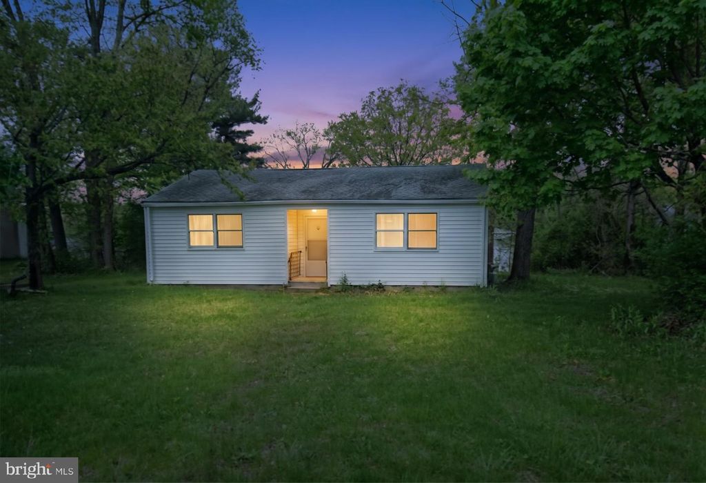2465 PENNINGTON RD, PENNINGTON, NJ 08534 — exterior