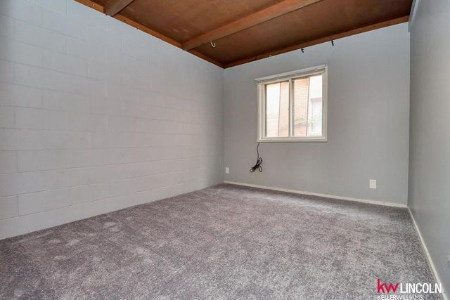 700 S 17th Street, Lincoln, NE 68508