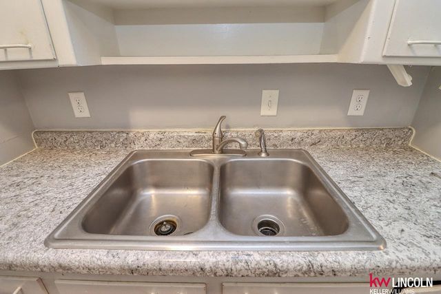 700 S 17th Street, Lincoln, NE 68508