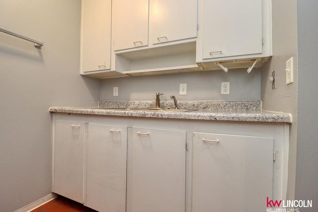 700 S 17th Street, Lincoln, NE 68508