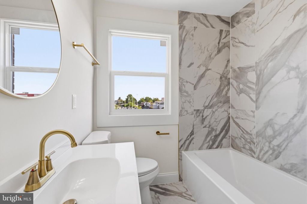 Image 14 of property listing at 5428 ADDINGTON RD, Baltimore, MD 21229