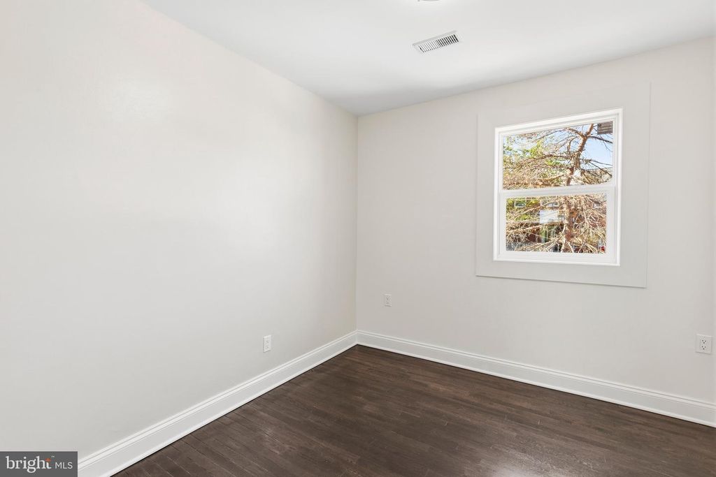 Image 16 of property listing at 5428 ADDINGTON RD, Baltimore, MD 21229