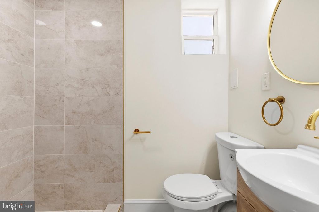 Image 21 of property listing at 5428 ADDINGTON RD, Baltimore, MD 21229