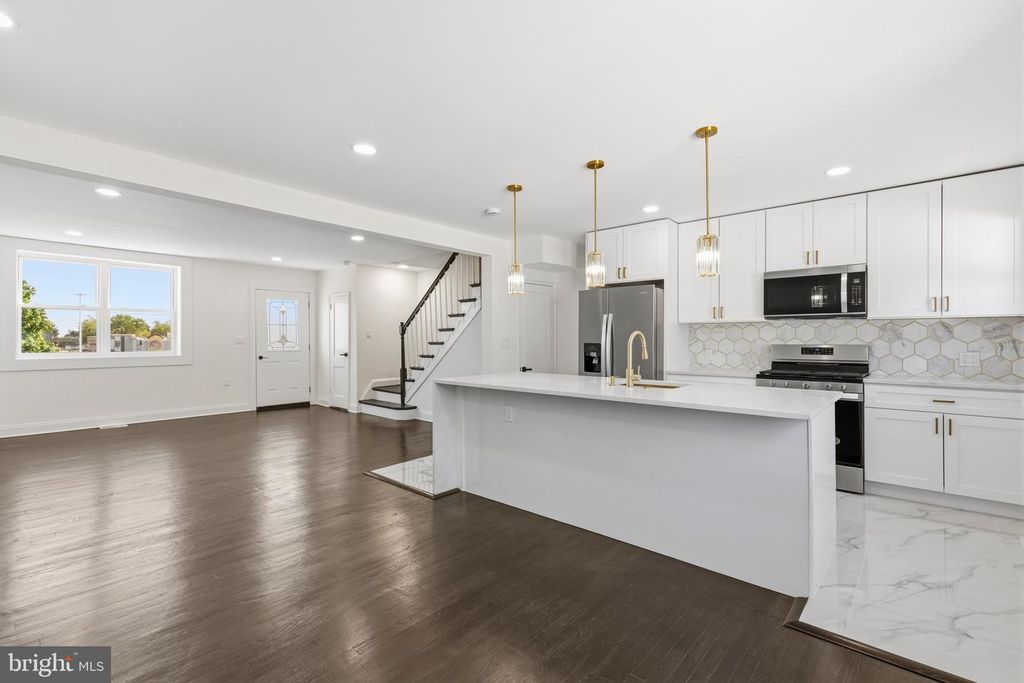 Image 5 of property listing at 5428 ADDINGTON RD, Baltimore, MD 21229