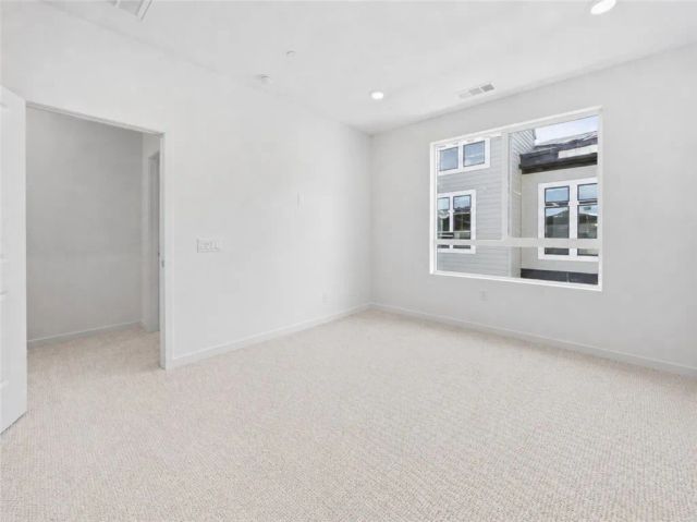 9425 N Sepulveda Blvd. 4, North Hills, CA 91343