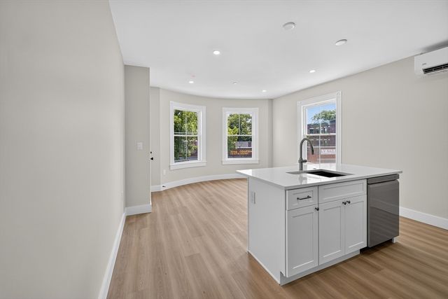 533 Washington Street 3, Boston, MA 02124