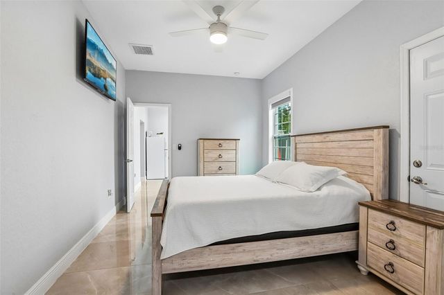 2703 AUBURN AVENUE W, Tampa, FL 33614