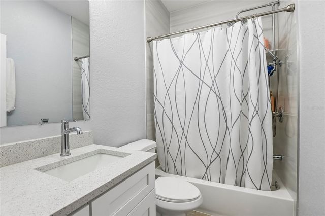 2703 AUBURN AVENUE W, Tampa, FL 33614
