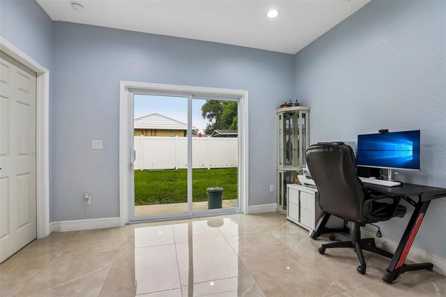 2703 AUBURN AVENUE W, Tampa, FL 33614