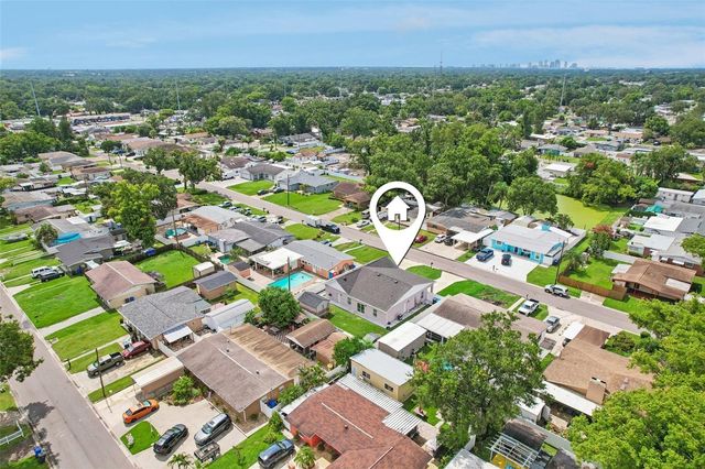 2703 AUBURN AVENUE W, Tampa, FL 33614