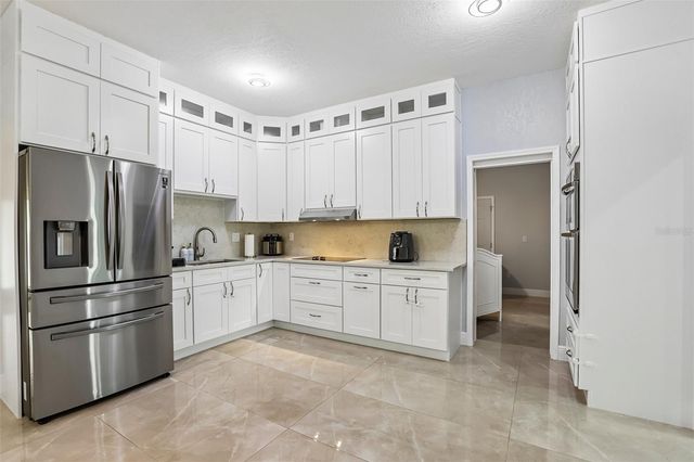2703 AUBURN AVENUE W, Tampa, FL 33614