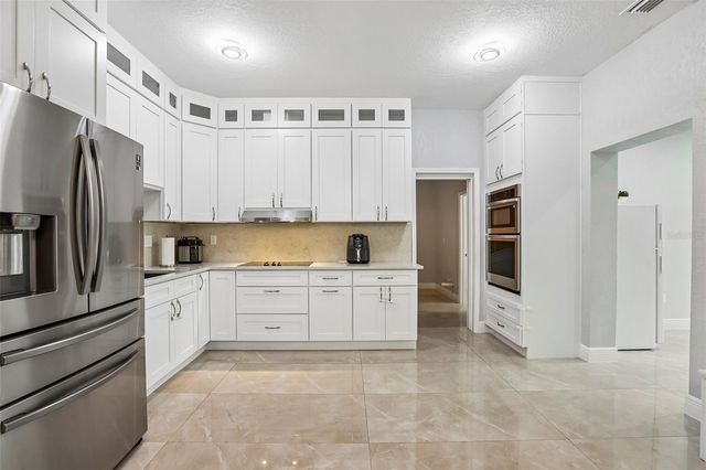 2703 AUBURN AVENUE W, Tampa, FL 33614