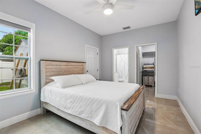 2703 AUBURN AVENUE W, Tampa, FL 33614
