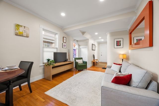 96 School St 96, Somerville, MA 02143