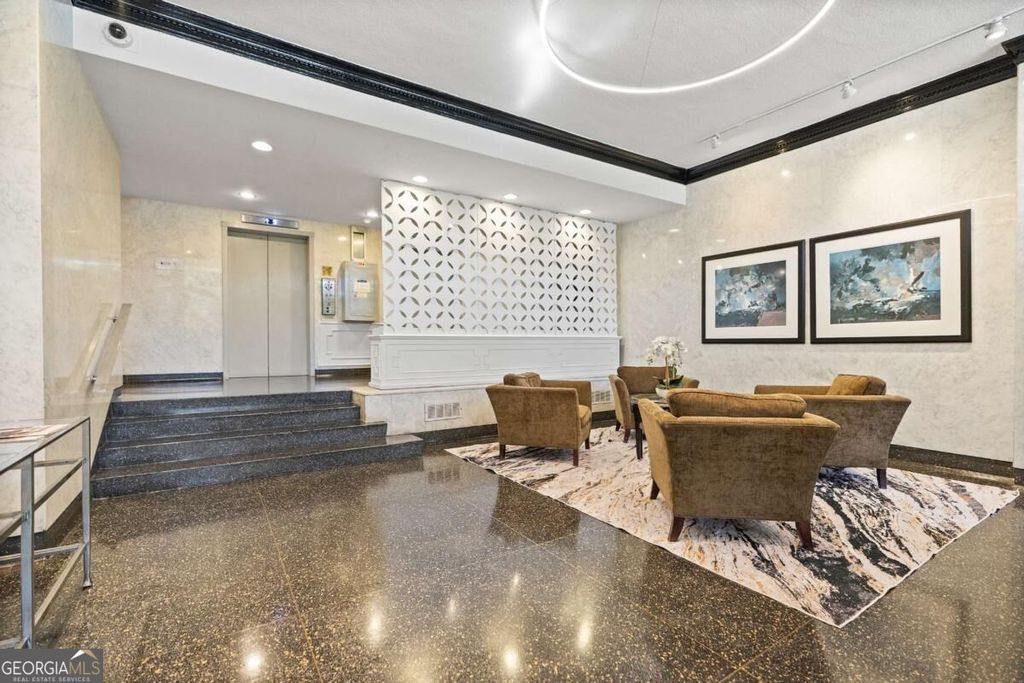 3060 Pharr Court North NW 114, Atlanta, GA 30305 — photo 2