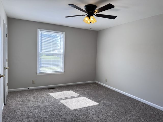 438 Kelsey Dr, Clarksville, TN 37042