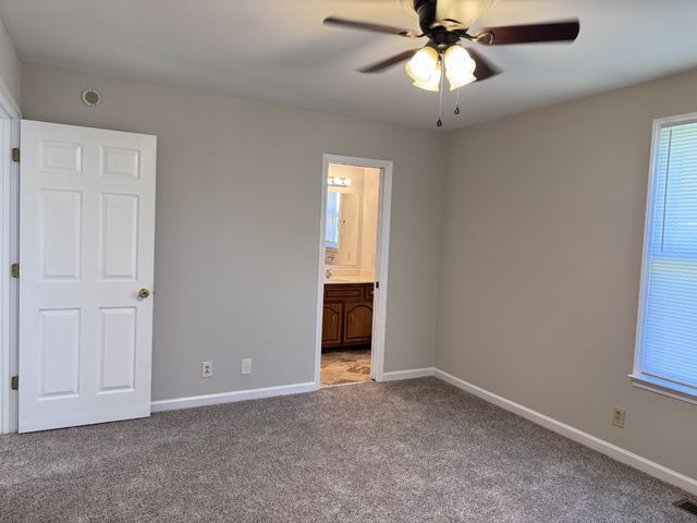 438 Kelsey Dr, Clarksville, TN 37042