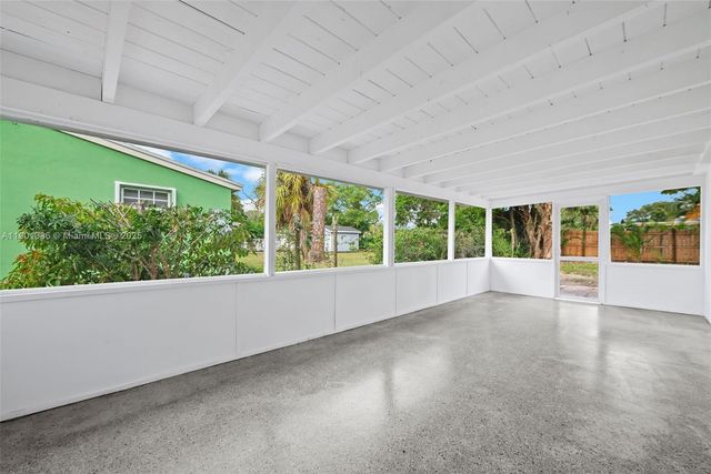 3221 Jackson Blvd, Fort Lauderdale, FL 33312