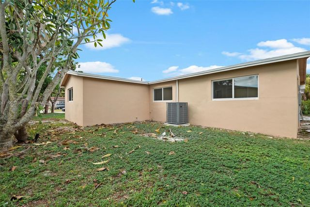 3221 Jackson Blvd, Fort Lauderdale, FL 33312