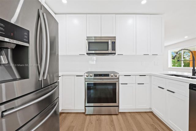 3221 Jackson Blvd, Fort Lauderdale, FL 33312