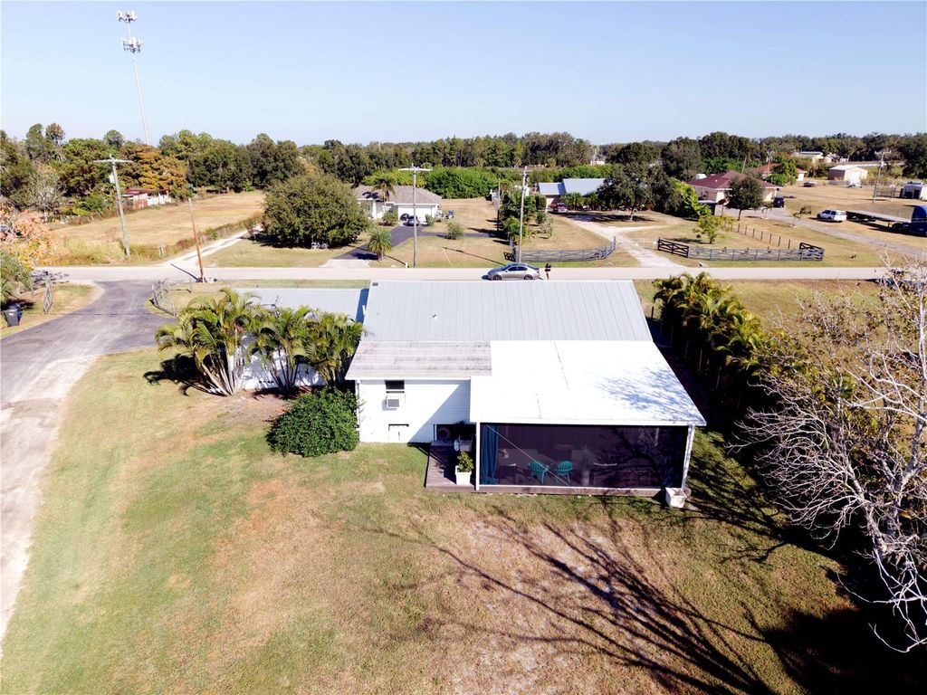 Image 32 of property listing at 1007 77TH STREET E, Palmetto, FL 34221