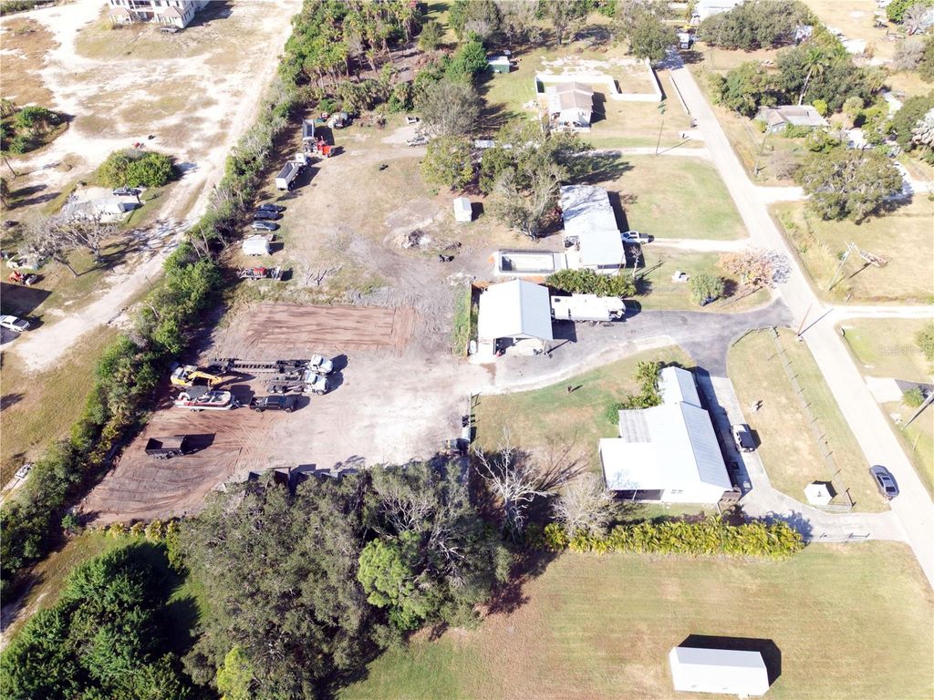 Image 35 of property listing at 1007 77TH STREET E, Palmetto, FL 34221