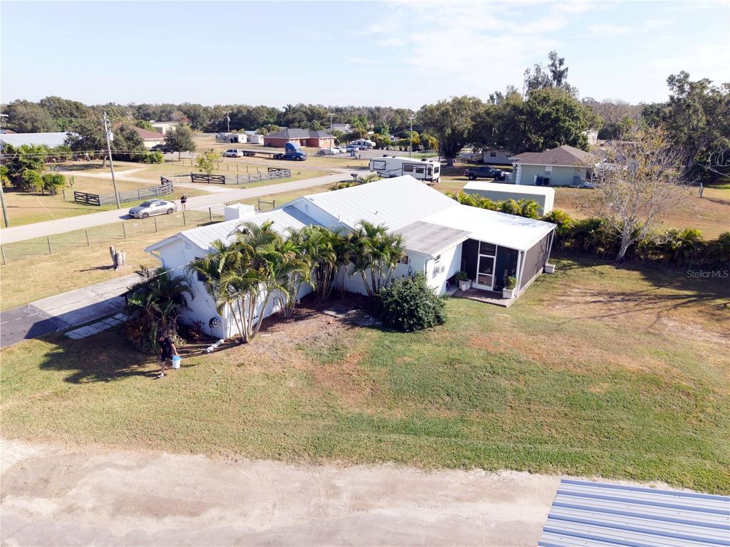 Image 38 of property listing at 1007 77TH STREET E, Palmetto, FL 34221