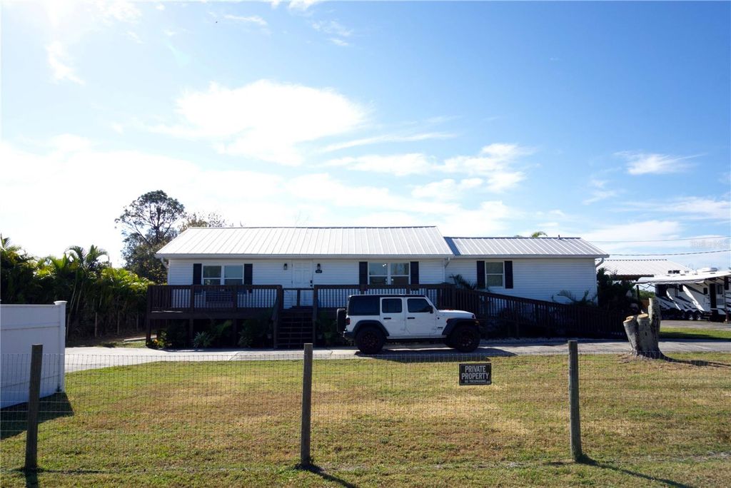 Image 5 of property listing at 1007 77TH STREET E, Palmetto, FL 34221