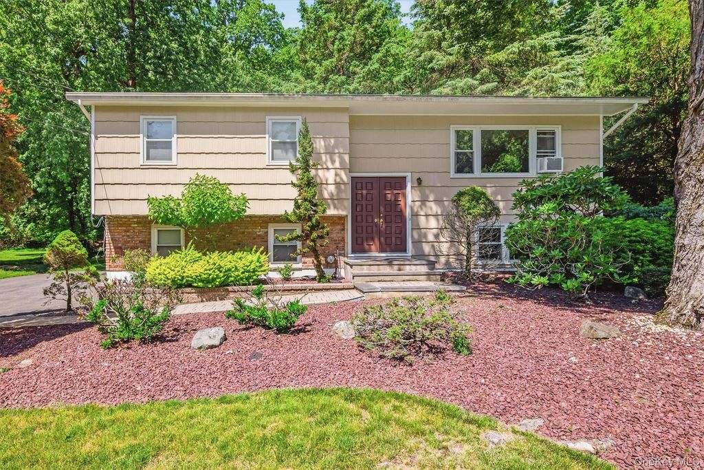42 Sandy Brook Drive, Spring Valley, NY 10977