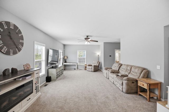 595 HIGHFIELDS Cove, Fort Wayne, IN 46845