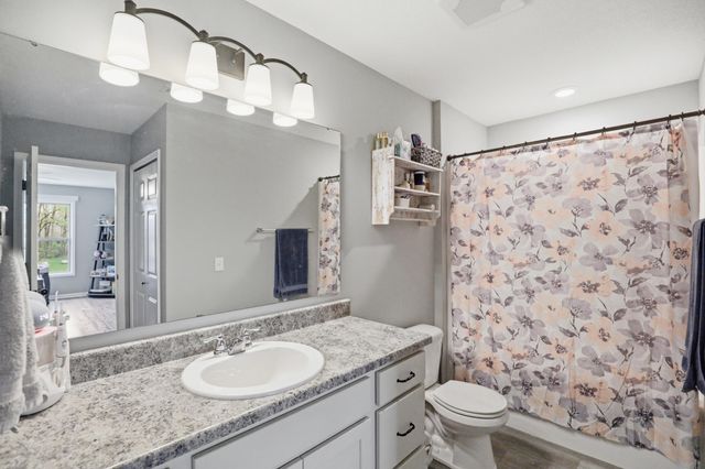595 HIGHFIELDS Cove, Fort Wayne, IN 46845