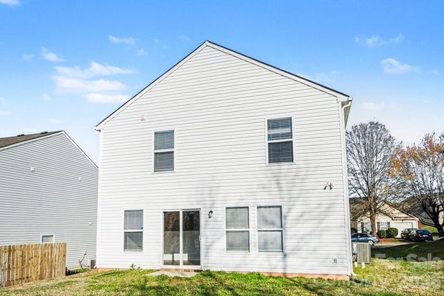 911 Swearngan Ridge Court, Charlotte, NC 28216