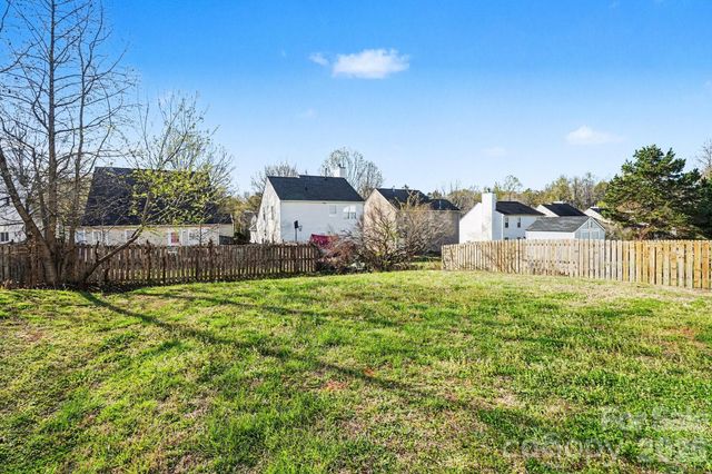 911 Swearngan Ridge Court, Charlotte, NC 28216