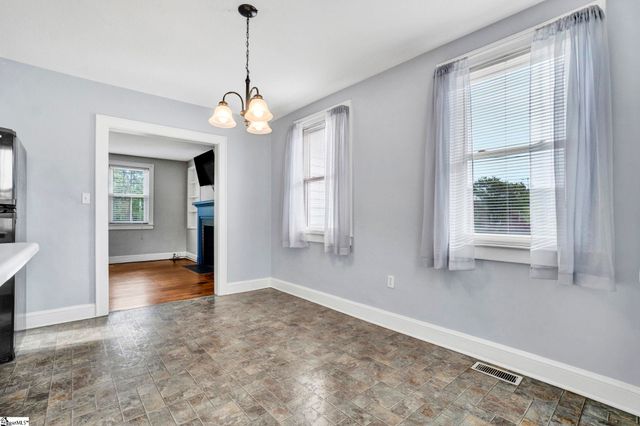 201 Pine Street, Clinton, SC 29325