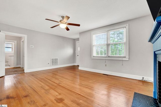 201 Pine Street, Clinton, SC 29325
