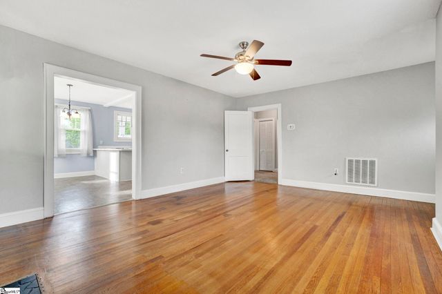 201 Pine Street, Clinton, SC 29325