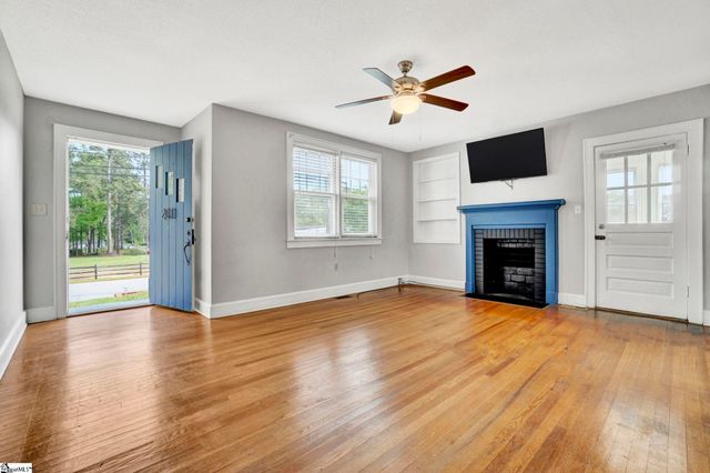 201 Pine Street, Clinton, SC 29325