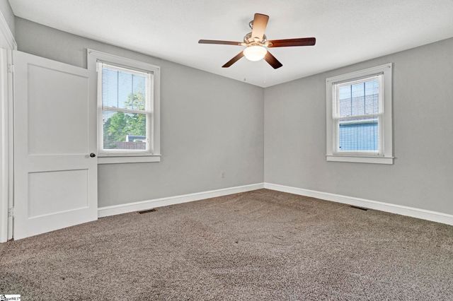 201 Pine Street, Clinton, SC 29325
