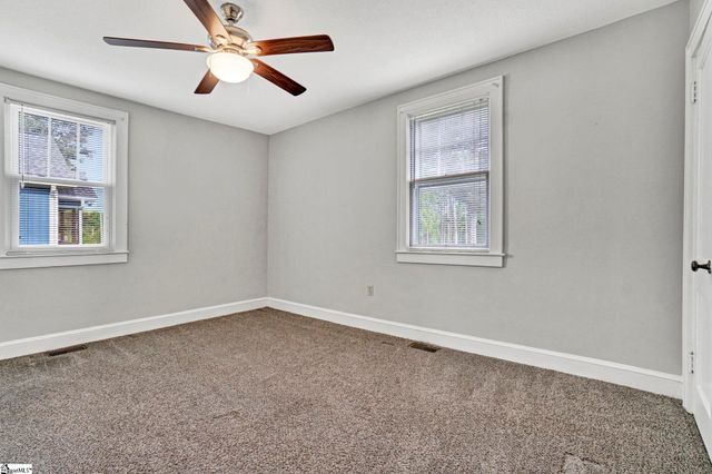 201 Pine Street, Clinton, SC 29325