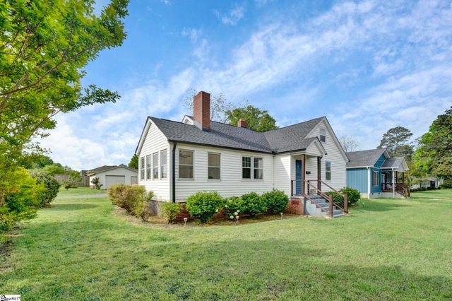 201 Pine Street, Clinton, SC 29325