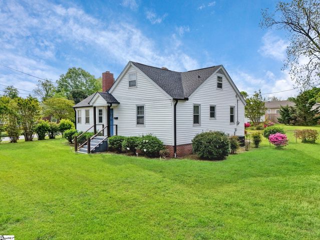 201 Pine Street, Clinton, SC 29325